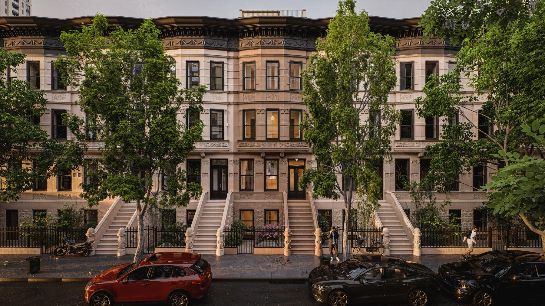 140 West 88th Street on the block, flanked by matching townhouses